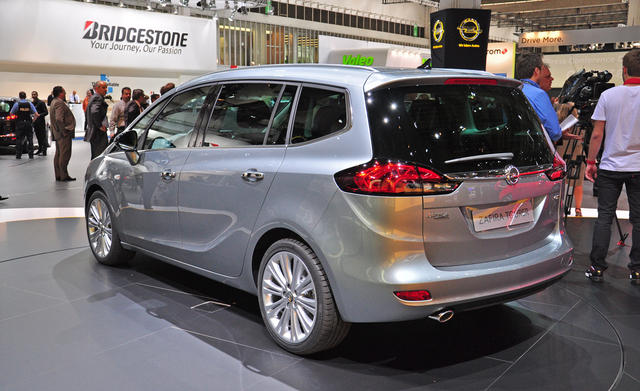 opel zafira 11