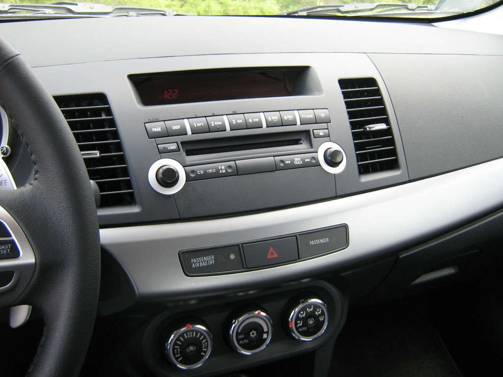 Lancer Interior - console