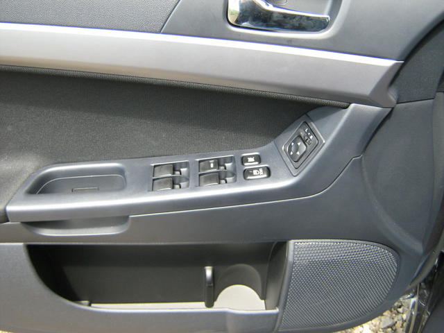 Lancer door