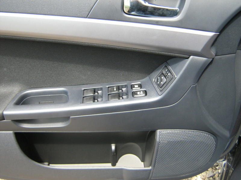 Lancer door