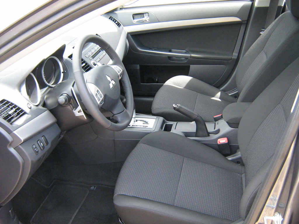 Lancer interior 4