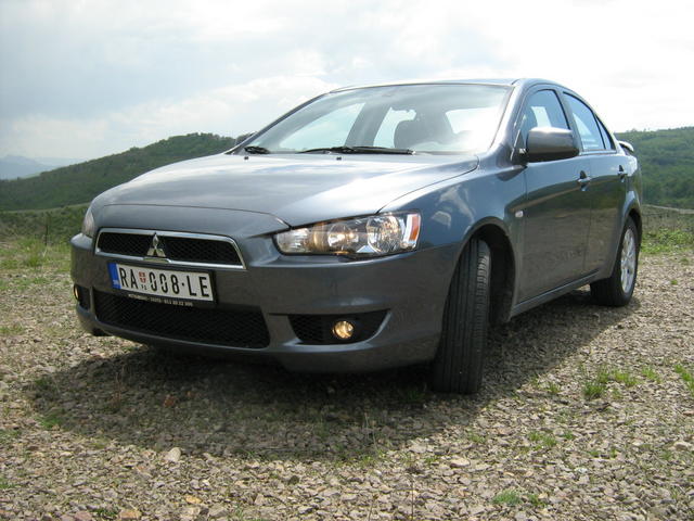 Mitsubishi lancer 8