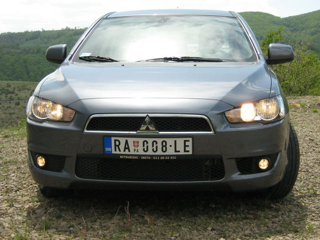 Mitsubishi lancer 11 - front