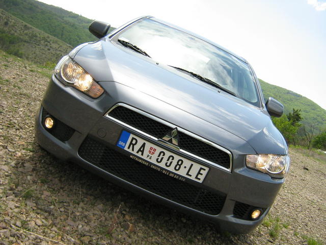 Mitsubishi lancer 12