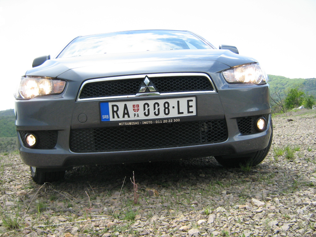 Mitsubishi lancer 13