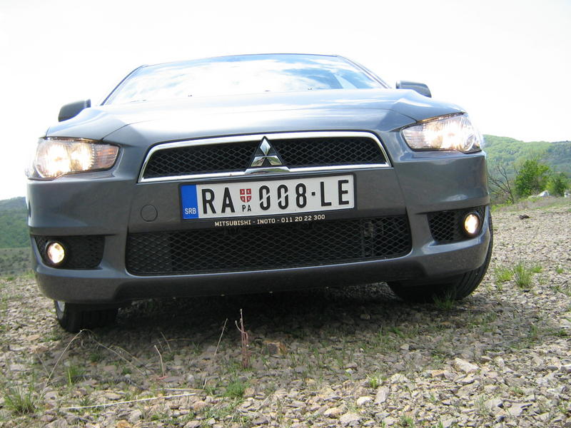 Mitsubishi lancer 13