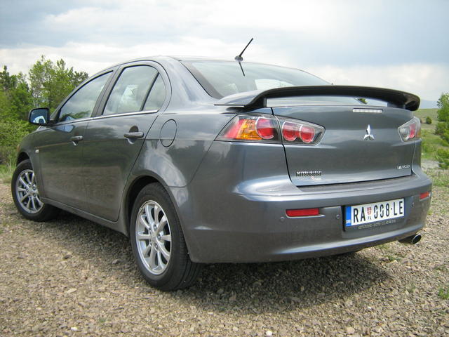 Mitsubishi lancer 18
