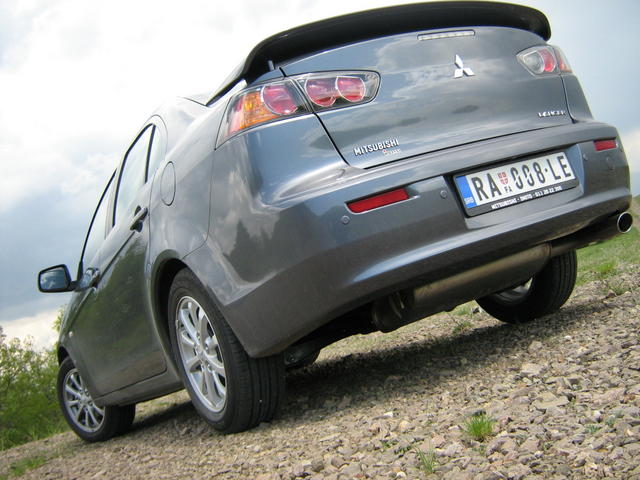 Mitsubishi lancer 20