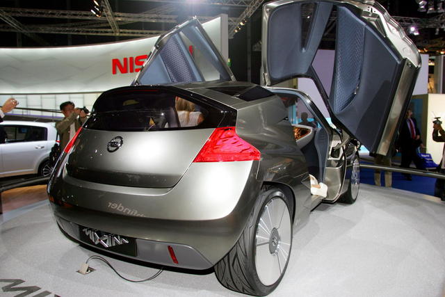 nissan mixim 2
