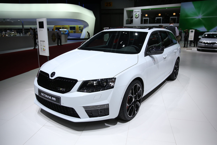 skoda octavia rs 230