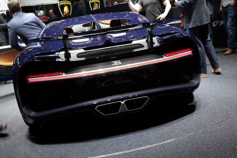 bugatti chiron 11