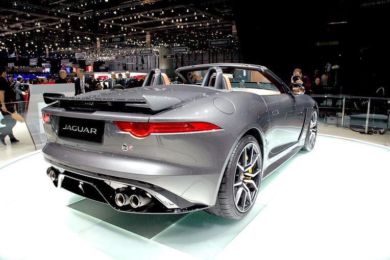 jaguar f-type svr 11