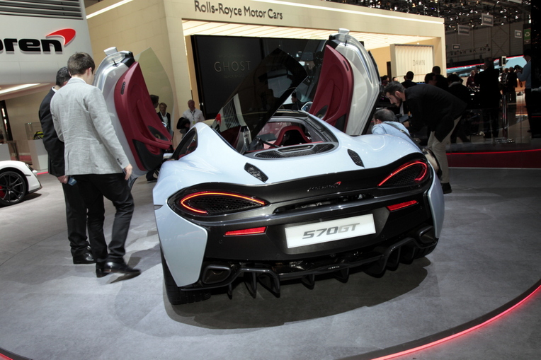 mclaren 570 gt 11