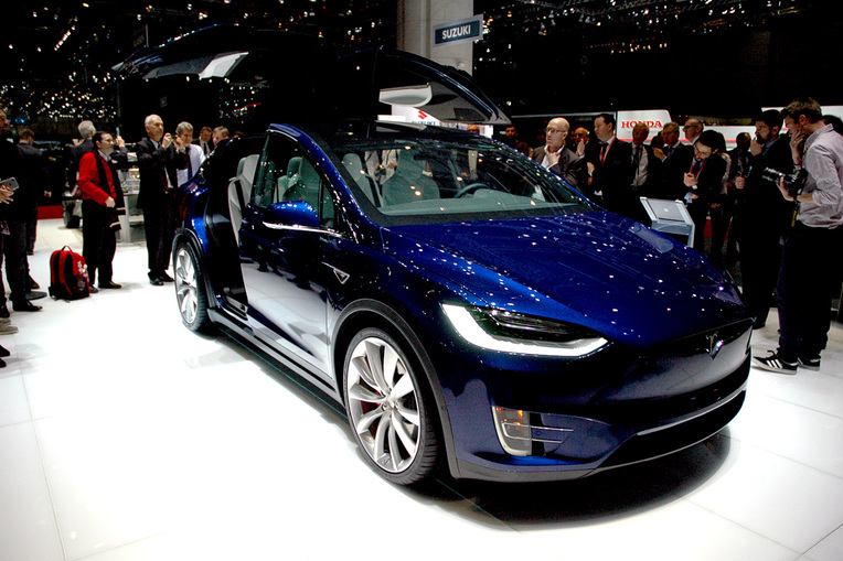 tesla model x 1