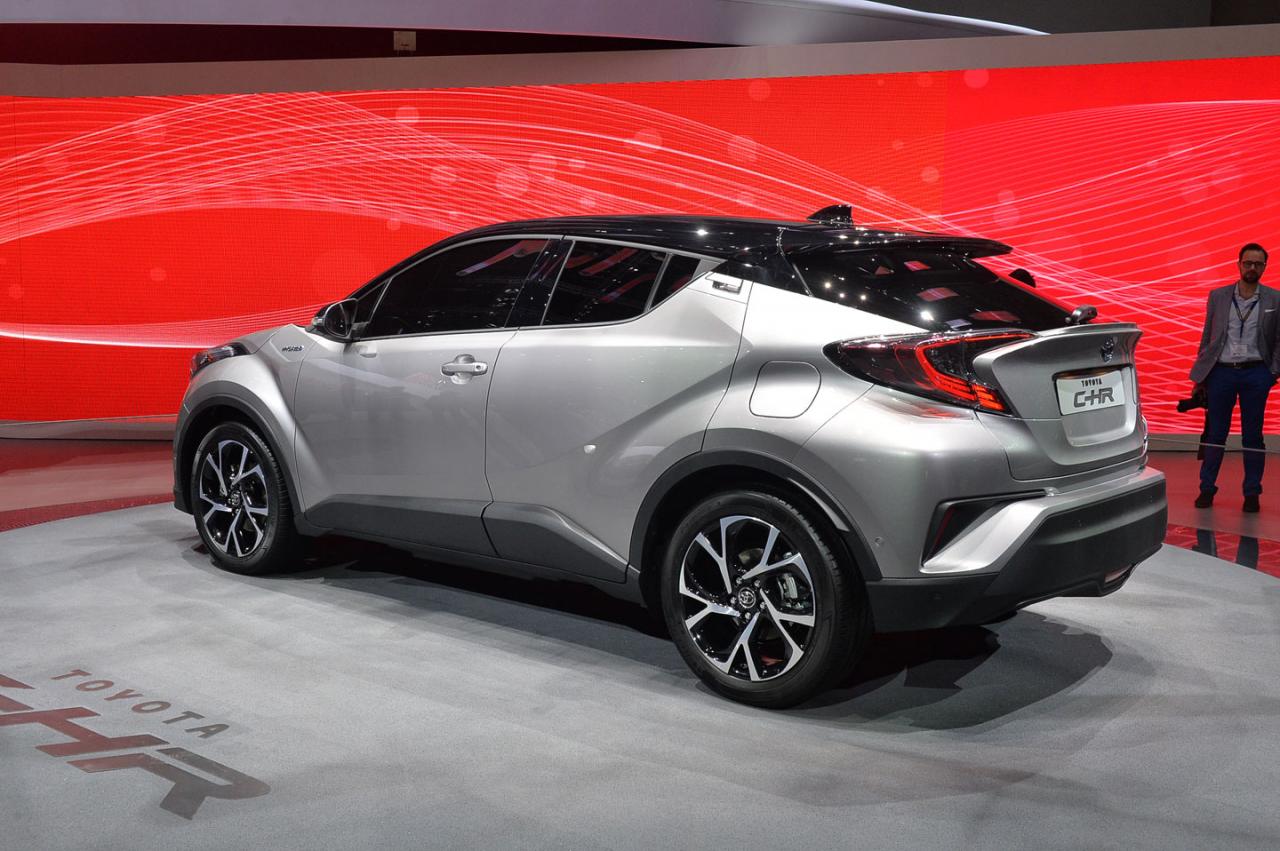 toyota c-hr 11