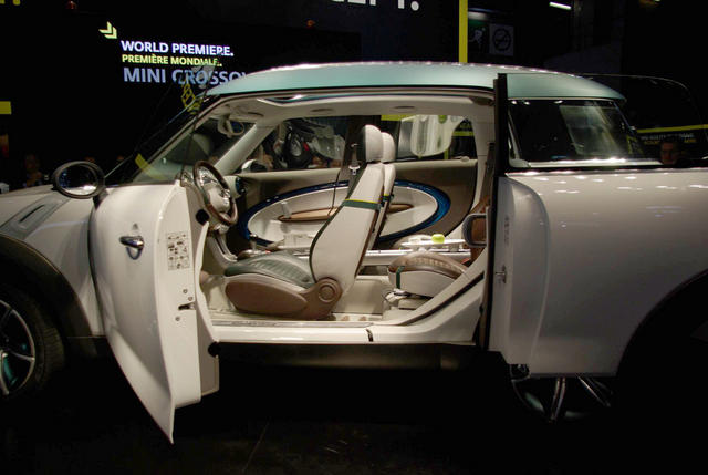 mini crossover 111