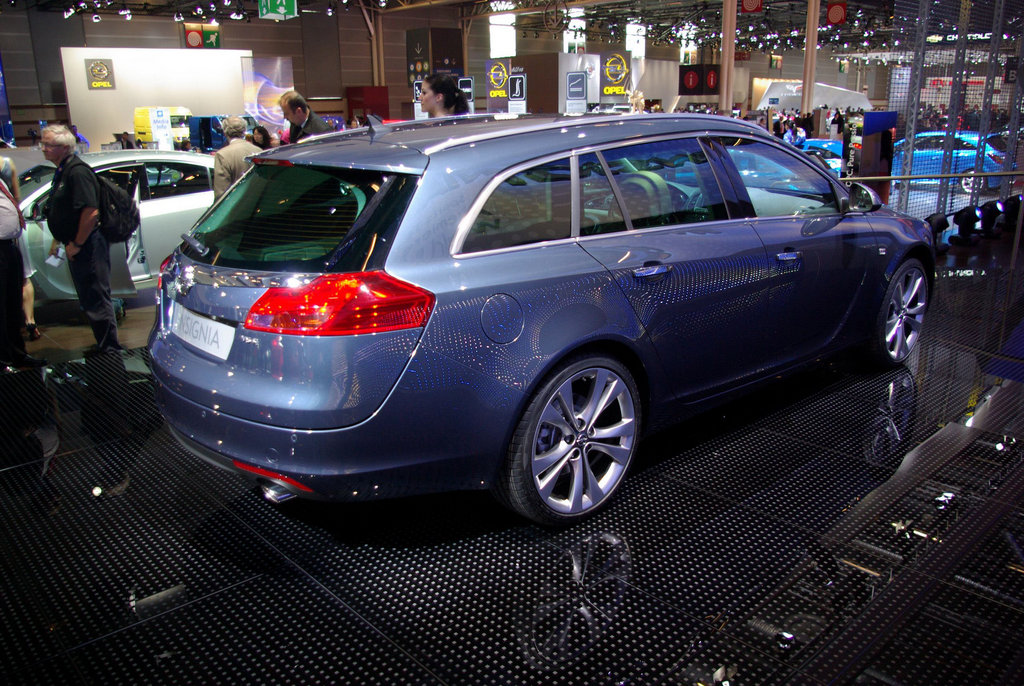 opel insignia sports tourer 11