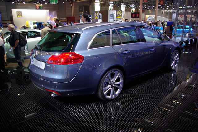 opel insignia sports tourer 11