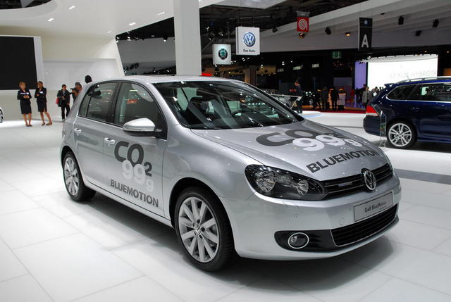 volkswagen golf bluemotion