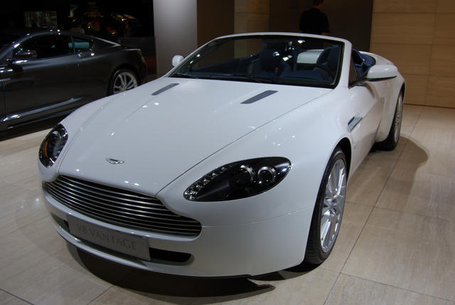 aston martin v8 vantage