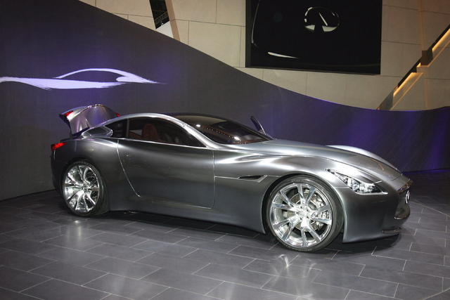 infiniti essence 1