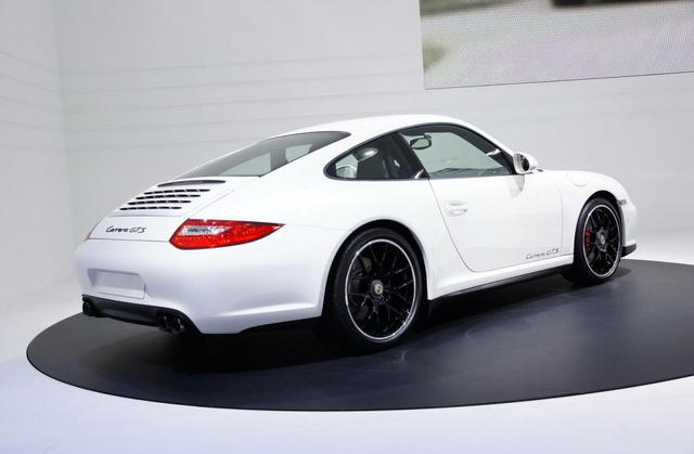 porsche 911 gts 2