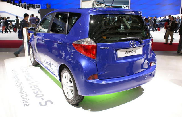 toyota verso-s 2