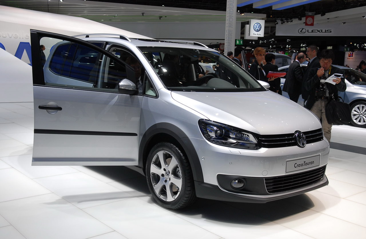 volkswagen cross touran