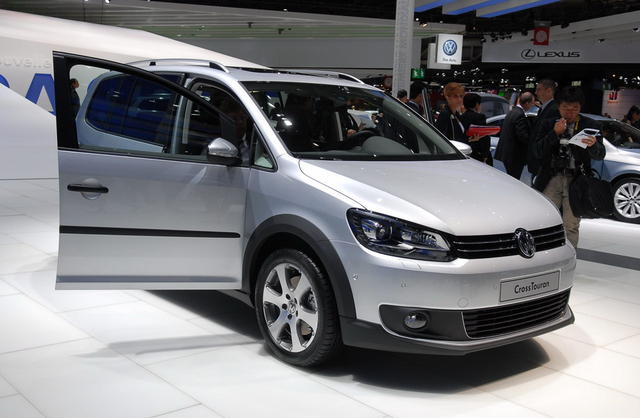 volkswagen cross touran