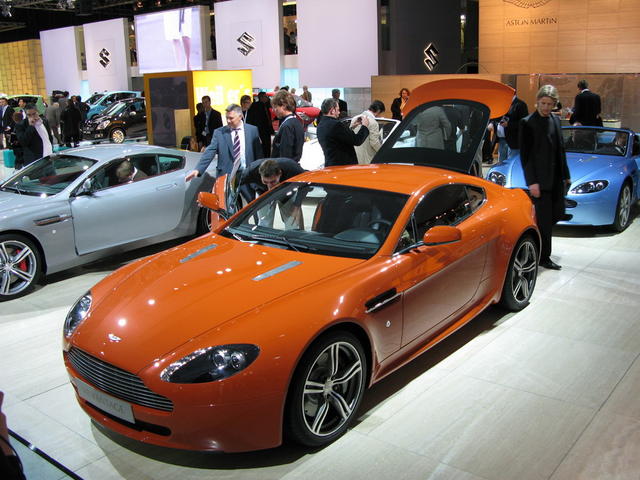 aston martin v8 vantage n400
