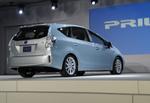 toyota prius v 11